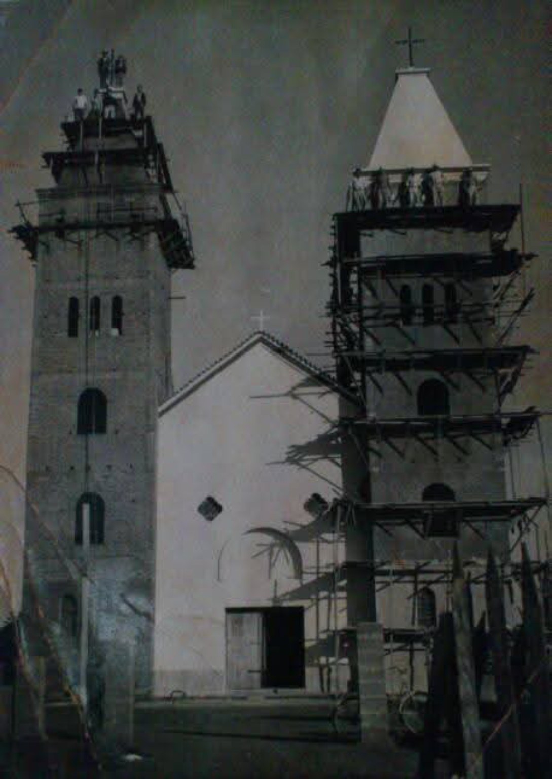 Acervo histórico da construção da igreja de Itaporã
